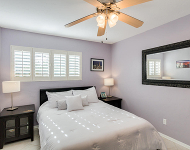 924 N 86th Way - Photo Thumbnail 20