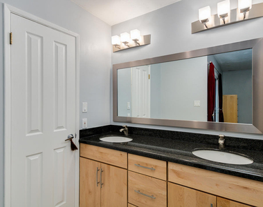 924 N 86th Way - Photo Thumbnail 17