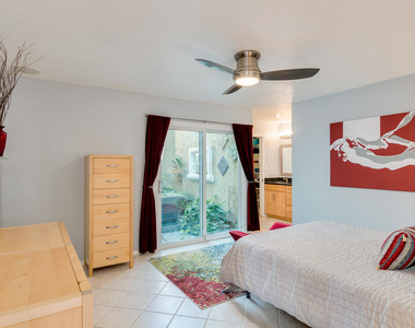 924 N 86th Way - Photo Thumbnail 16