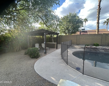 6002 E Beck Lane - Photo Thumbnail 30