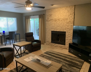 6002 E Beck Lane - Photo Thumbnail 7