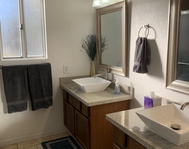 6002 E Beck Lane - Photo Thumbnail 18