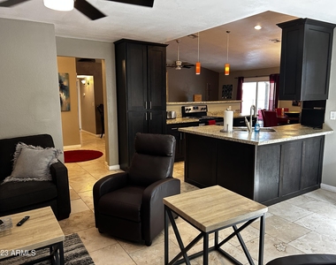 6002 E Beck Lane - Photo Thumbnail 5