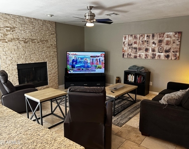 6002 E Beck Lane - Photo Thumbnail 6