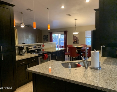 6002 E Beck Lane - Photo Thumbnail 4