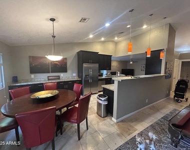 6002 E Beck Lane - Photo Thumbnail 1