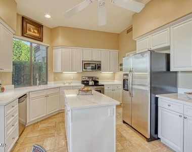 33571 N 70th Way - Photo Thumbnail 8