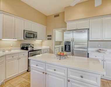 33571 N 70th Way - Photo Thumbnail 11