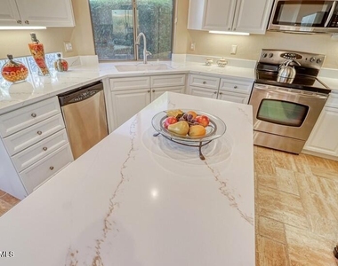 33571 N 70th Way - Photo Thumbnail 15