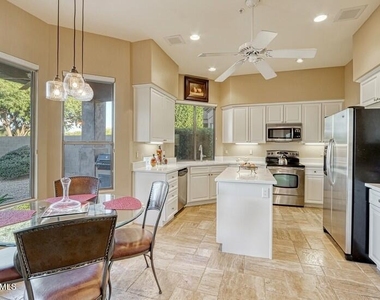 33571 N 70th Way - Photo Thumbnail 7