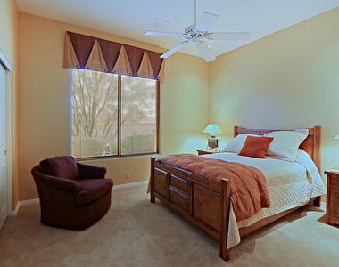 33571 N 70th Way - Photo Thumbnail 25