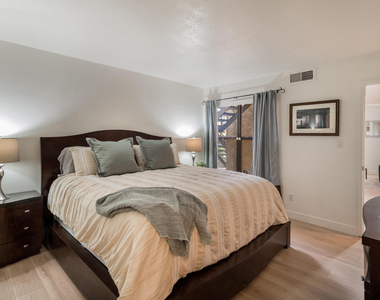8787 E Mountain View Road - Photo Thumbnail 20