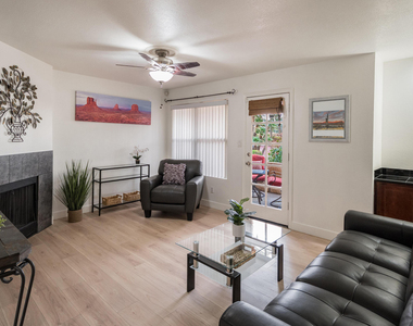 8787 E Mountain View Road - Photo Thumbnail 5