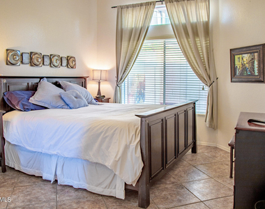 1136 E Hiddenview Drive - Photo Thumbnail 11