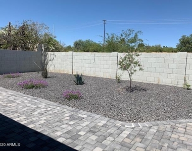 6032 N 77th Place - Photo Thumbnail 24