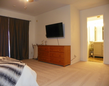 6032 N 77th Place - Photo Thumbnail 15