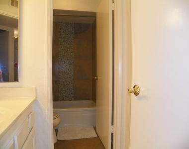 6032 N 77th Place - Photo Thumbnail 20