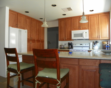 6032 N 77th Place - Photo Thumbnail 13