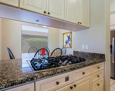 6469 E Amber Sun Drive - Photo Thumbnail 10