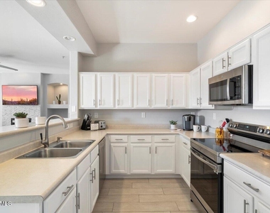 19550 N Grayhawk Drive - Photo Thumbnail 8