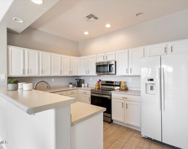 19550 N Grayhawk Drive - Photo Thumbnail 6