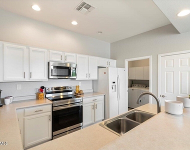 19550 N Grayhawk Drive - Photo Thumbnail 7