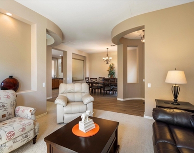 743 E Torrey Pines Place - Photo Thumbnail 17