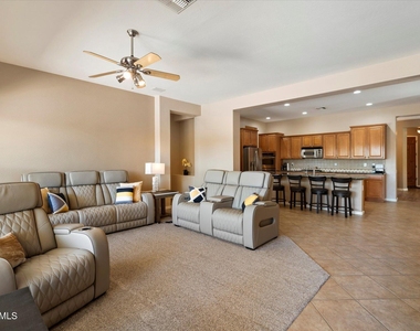 743 E Torrey Pines Place - Photo Thumbnail 15