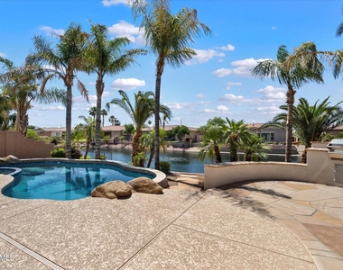 743 E Torrey Pines Place - Photo Thumbnail 32