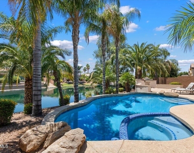 743 E Torrey Pines Place - Photo Thumbnail 31
