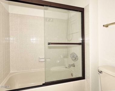 12212 N Paradise Village Parkway S - Photo Thumbnail 18