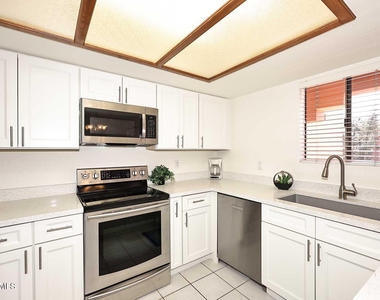 12212 N Paradise Village Parkway S - Photo Thumbnail 12
