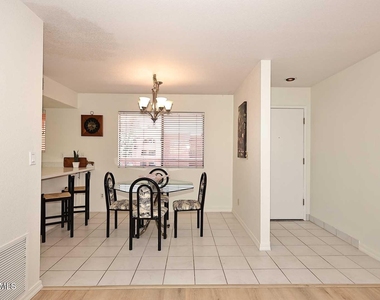 12212 N Paradise Village Parkway S - Photo Thumbnail 9