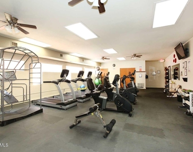 12212 N Paradise Village Parkway S - Photo Thumbnail 29