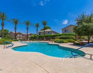 4212 E Vest Avenue - Photo Thumbnail 32