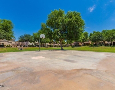 4212 E Vest Avenue - Photo Thumbnail 36