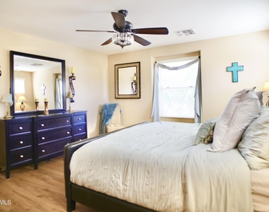 4212 E Vest Avenue - Photo Thumbnail 18