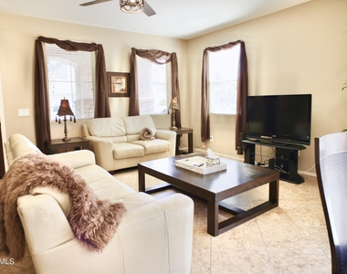 4212 E Vest Avenue - Photo Thumbnail 6