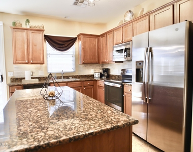 4212 E Vest Avenue - Photo Thumbnail 5