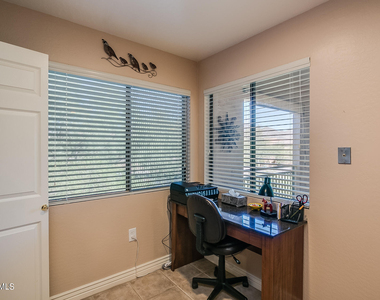 16801 N 94th Street - Photo Thumbnail 9