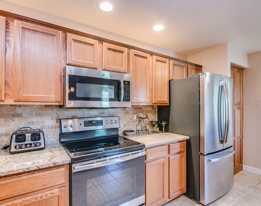 16801 N 94th Street - Photo Thumbnail 4