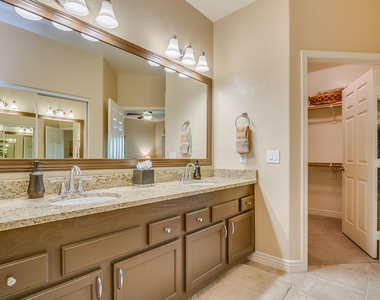 16801 N 94th Street - Photo Thumbnail 15