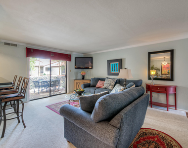 9340 N 92nd Street - Photo Thumbnail 3