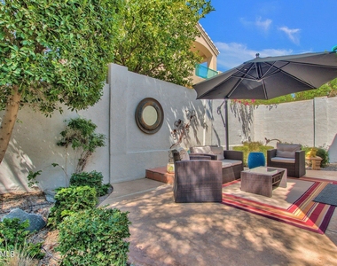 1138 E Amberwood Drive - Photo Thumbnail 30