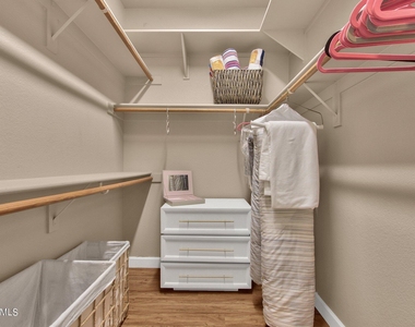 1138 E Amberwood Drive - Photo Thumbnail 22