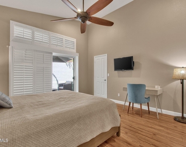 1138 E Amberwood Drive - Photo Thumbnail 20