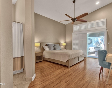 1138 E Amberwood Drive - Photo Thumbnail 19