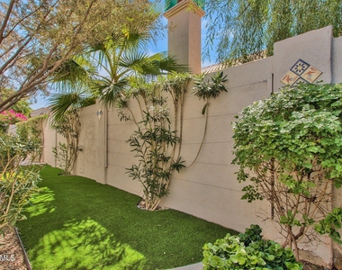 1138 E Amberwood Drive - Photo Thumbnail 33