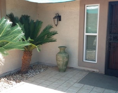 18601 N Welk Drive - Photo Thumbnail 4
