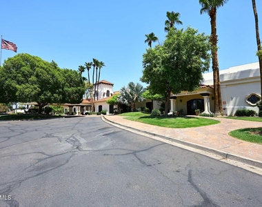 1633 E Lakeside Drive - Photo Thumbnail 31